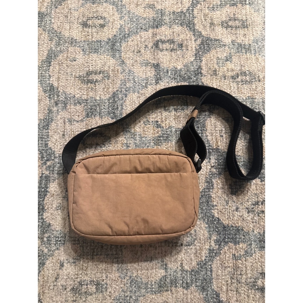 Baggu Camera Crossbody Bag in Cocoa Excellent Condition